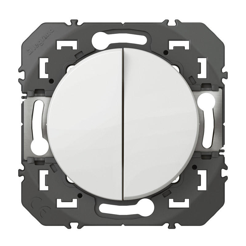 Interrupteur Legrand Double prise de courant compacte monobloc Dooxie One -  2P+T Surface - 16A - Blanc